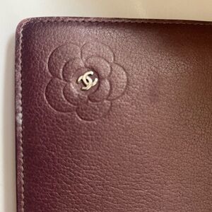 CHANEL Metallic Purple Leather Accessory